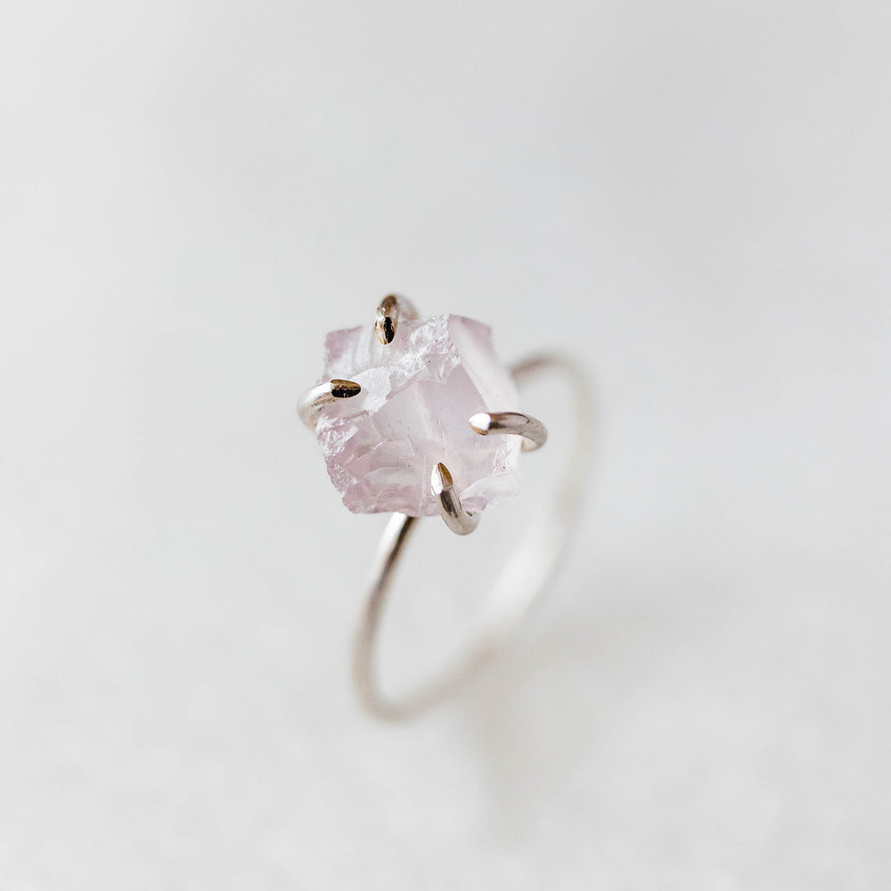 
            
                Load image into Gallery viewer, Raw rose quartz gemstone ring - luxe.zen
            
        