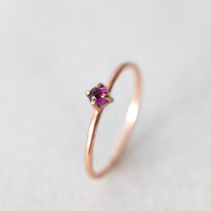 
            
                Load image into Gallery viewer, Natural garnet ring
            
        