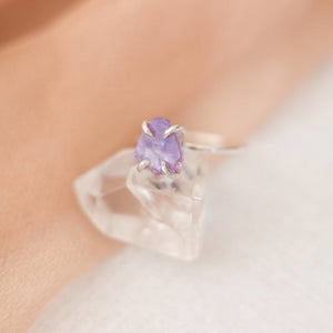 
            
                Load image into Gallery viewer, Raw amethyst gemstone ring - luxe.zen
            
        