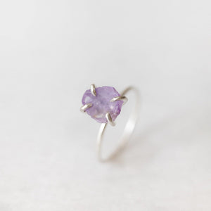 
            
                Load image into Gallery viewer, Raw amethyst gemstone ring - luxe.zen
            
        