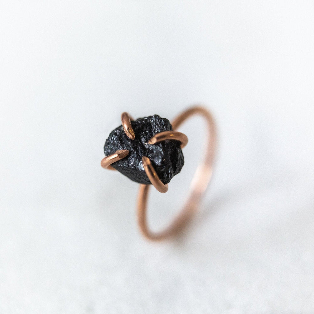 Raw black tourmaline gemstone solitaire ring - luxe.zen